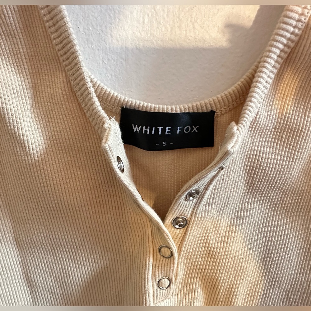 White Fox cropped tank top!